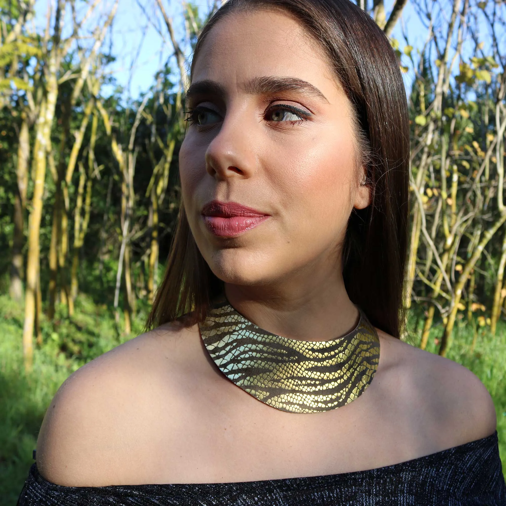 African queen black and white leather choker