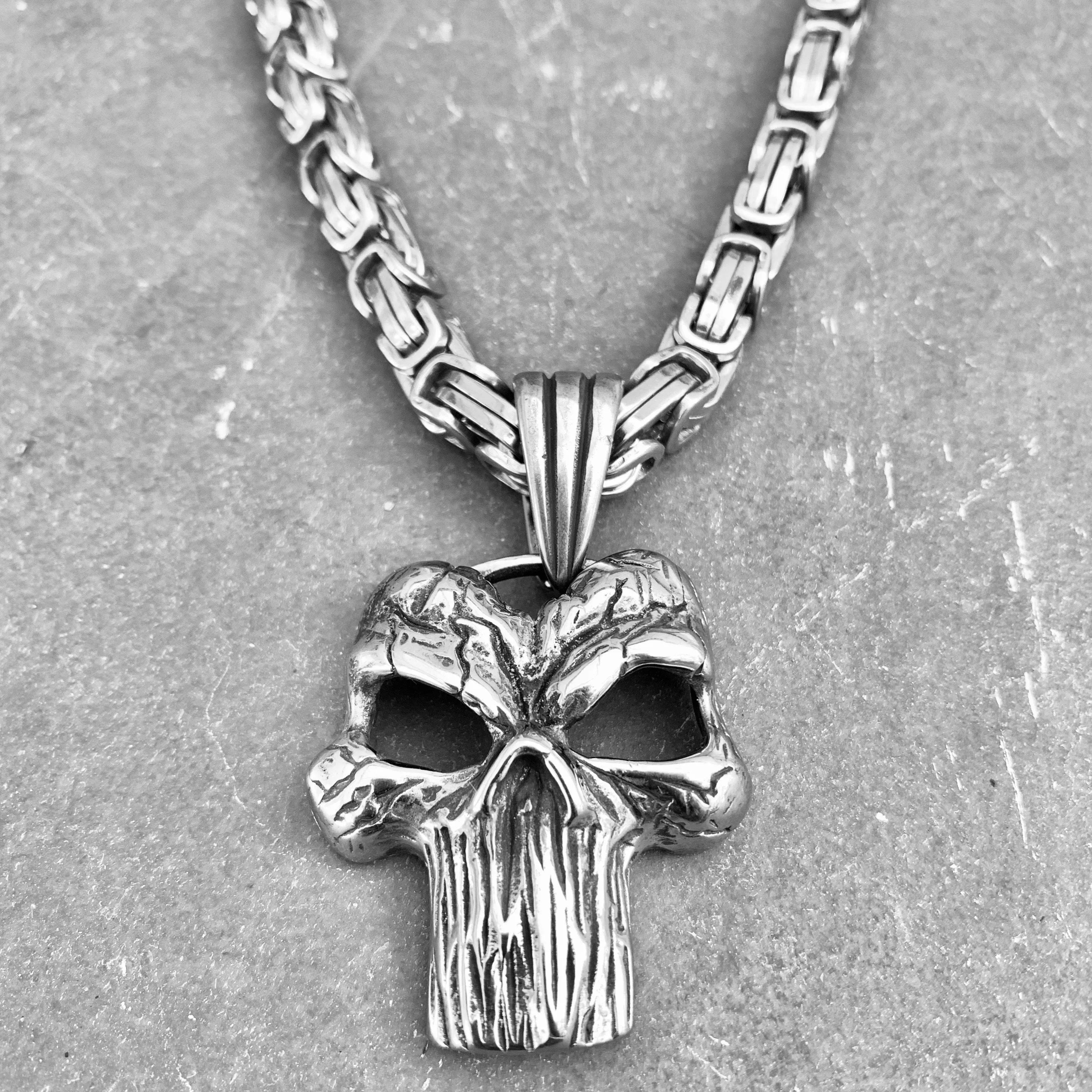 Ancient Viking Skull Pendant - Necklace (711)