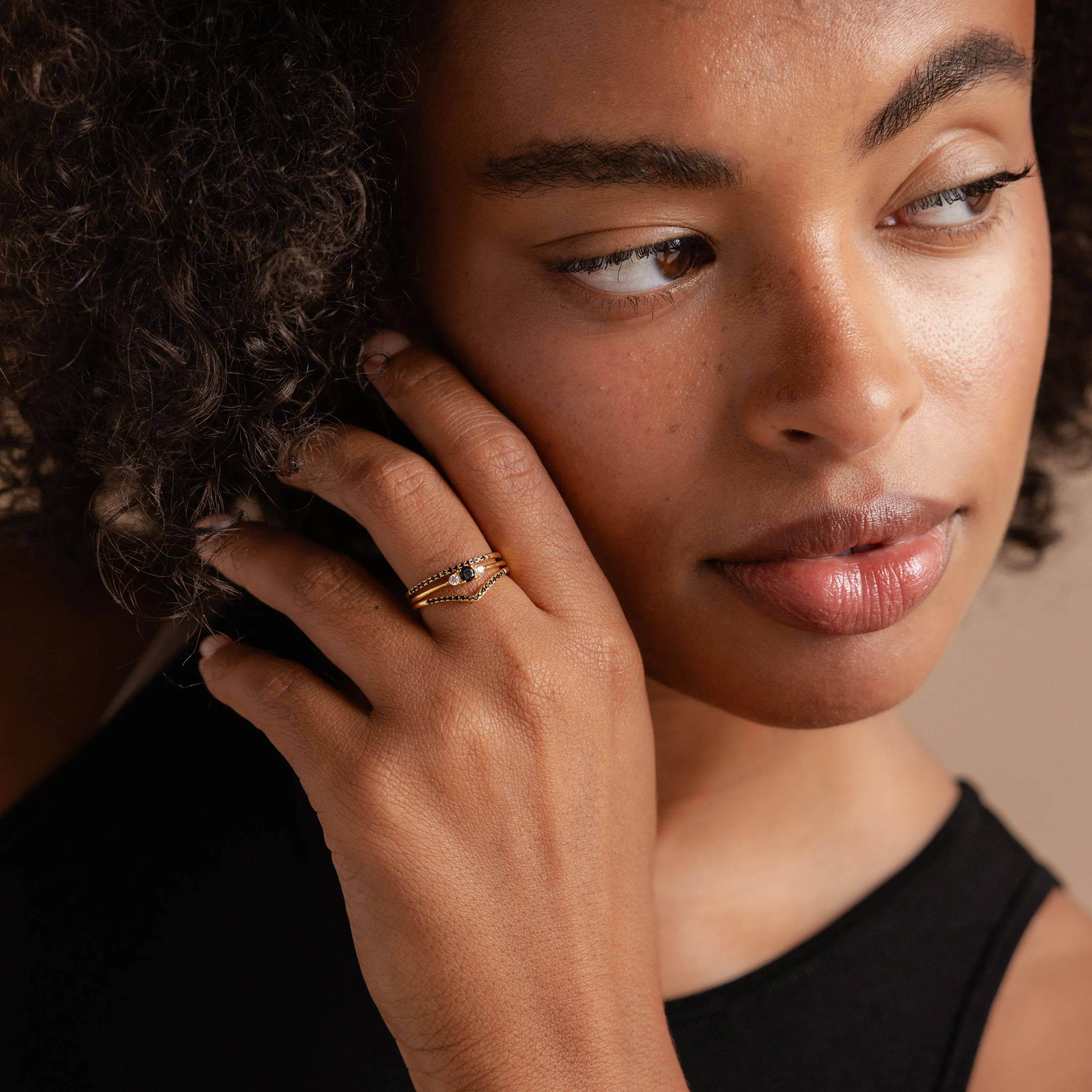 Black Curve Ring Set