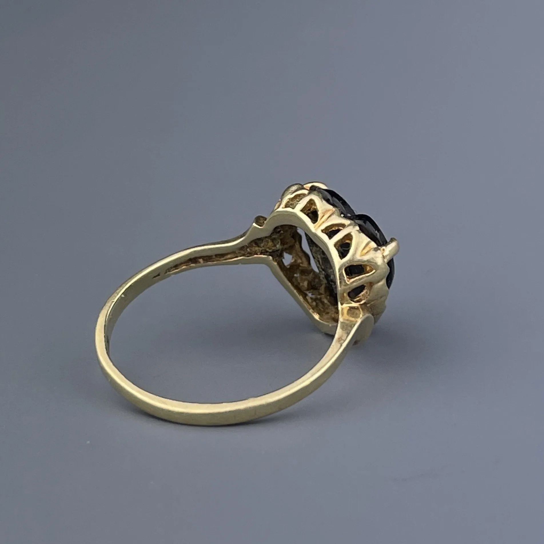 Vintage Petite 10K Gold Heart Ring with Black Onyx and Diamond, Size 4 1/4