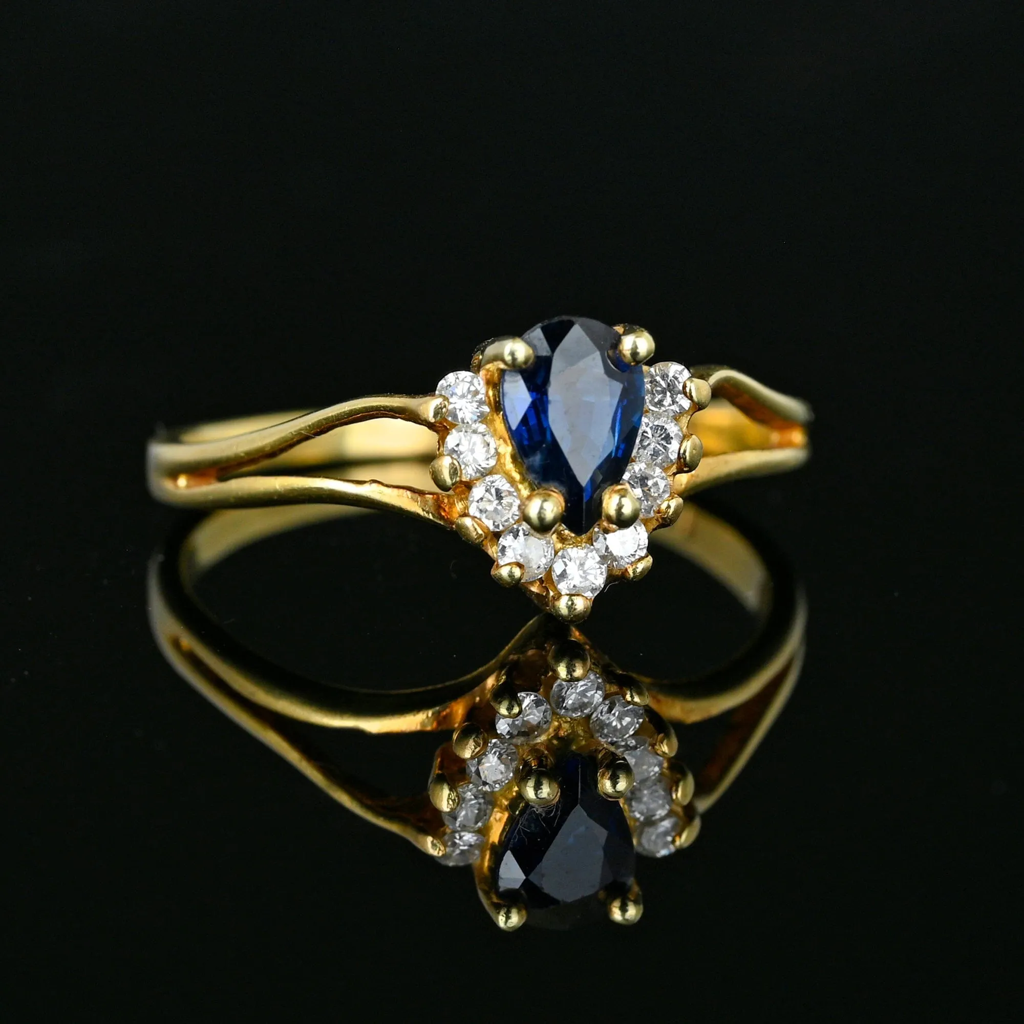 Vintage 14K Gold Diamond Pear Cut Sapphire Ring