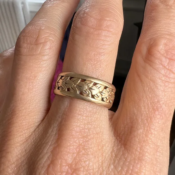 Vintage Leaf Patterned Gold Wedding Band Ring, Size 8 1/2